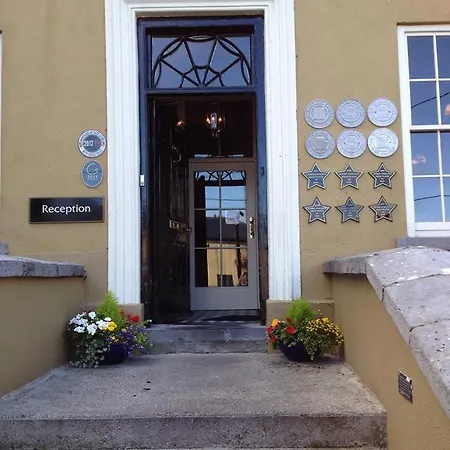 Baileys Hotel