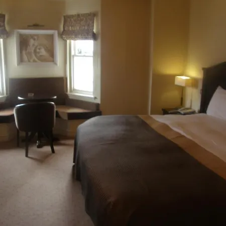 Hotel Baileys 4*